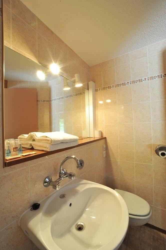 Hotel Au Relais De Trans Draguignan Kültér fotó