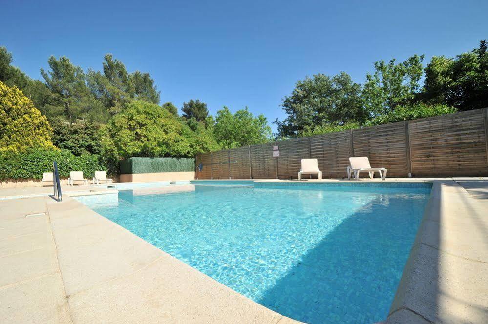Hotel Au Relais De Trans Draguignan Kültér fotó