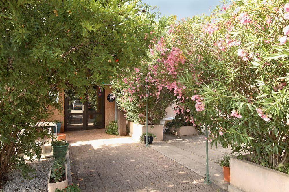 Hotel Au Relais De Trans Draguignan Kültér fotó